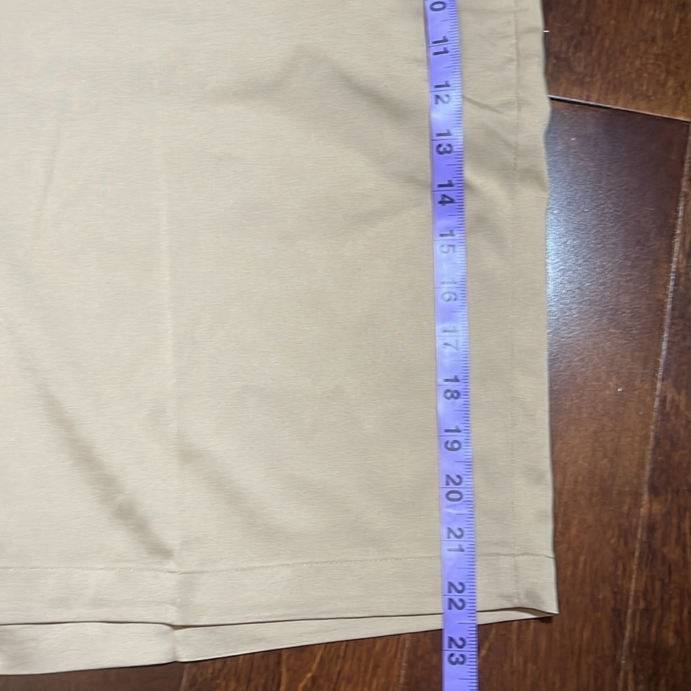 ⭐️ Round Tree & Yorke Big Man classic fit flat front Khaki shorts- 48B - Picture 6 of 10